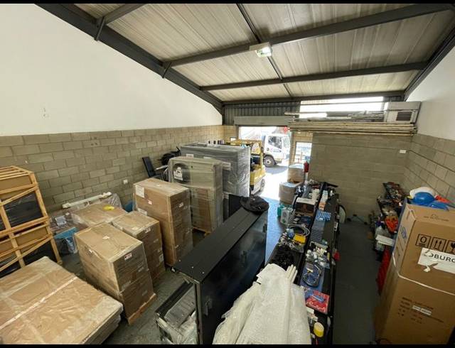 INDUSTRIAL PROPERTY TO RENT IN HENNOPSPARK